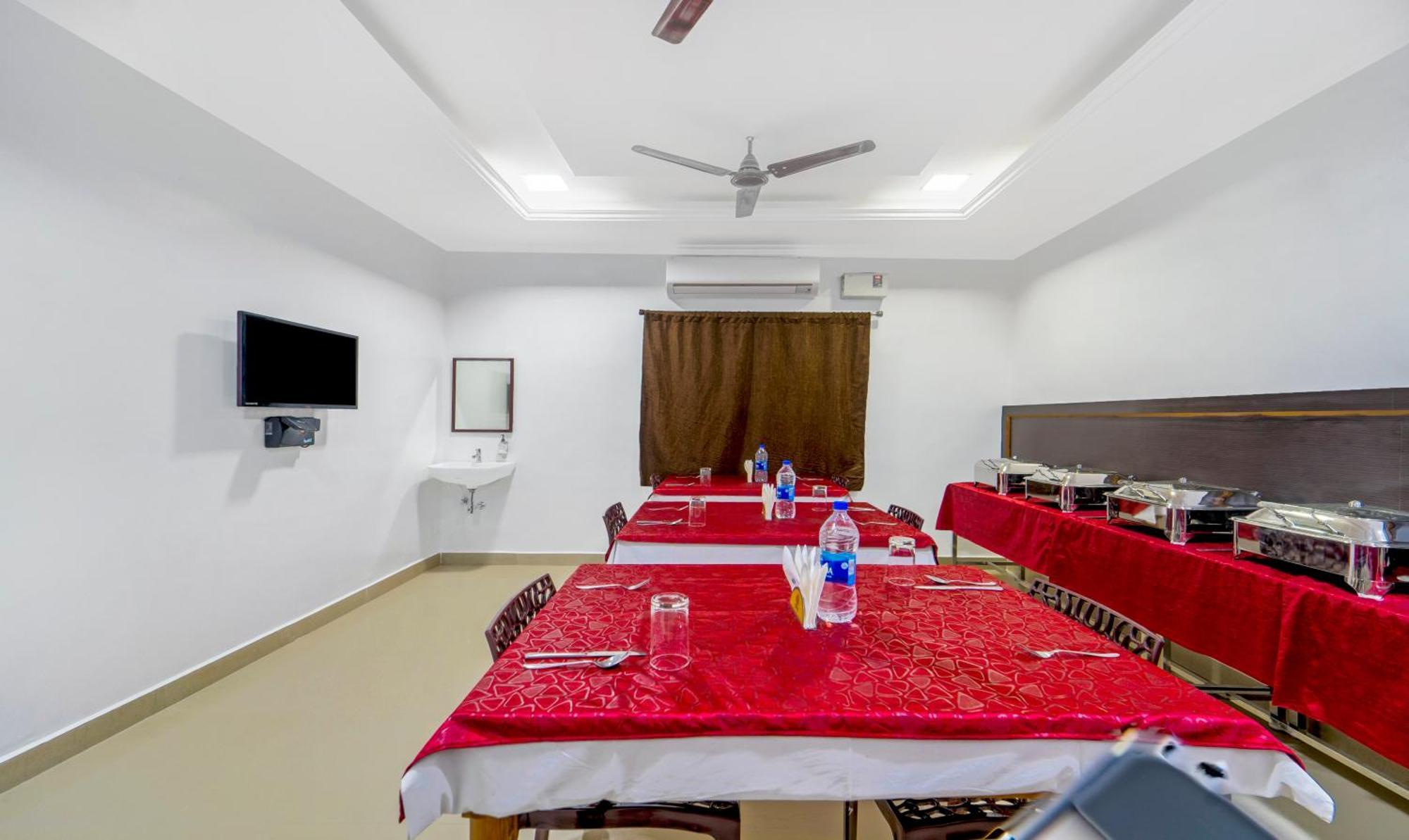 Treebo Ngh Transit Hotel Chennai Exterior photo