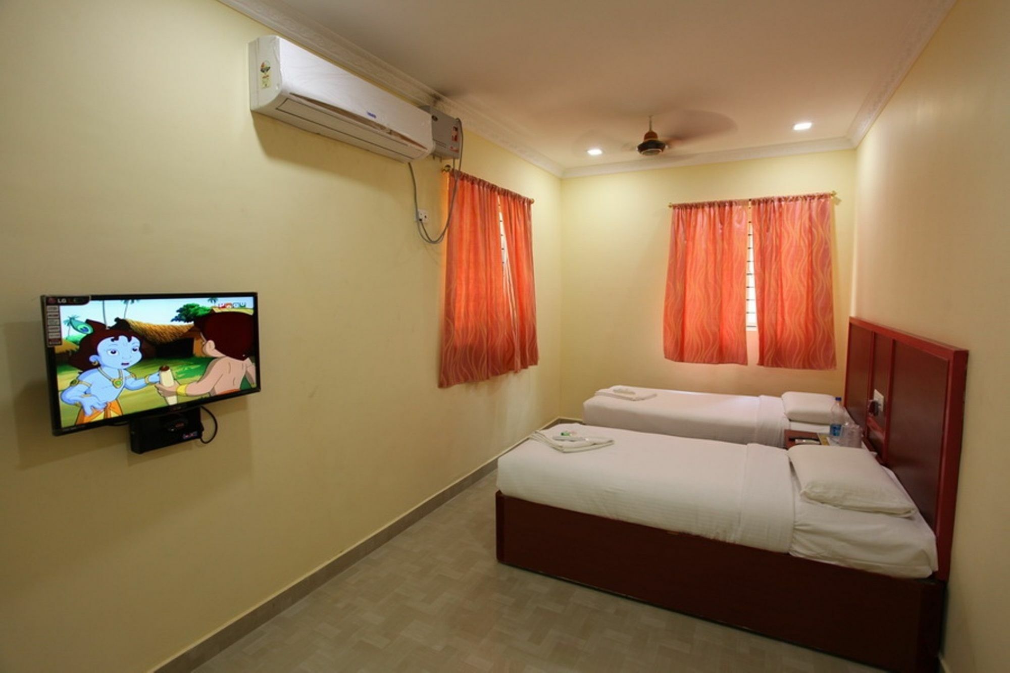Treebo Ngh Transit Hotel Chennai Exterior photo