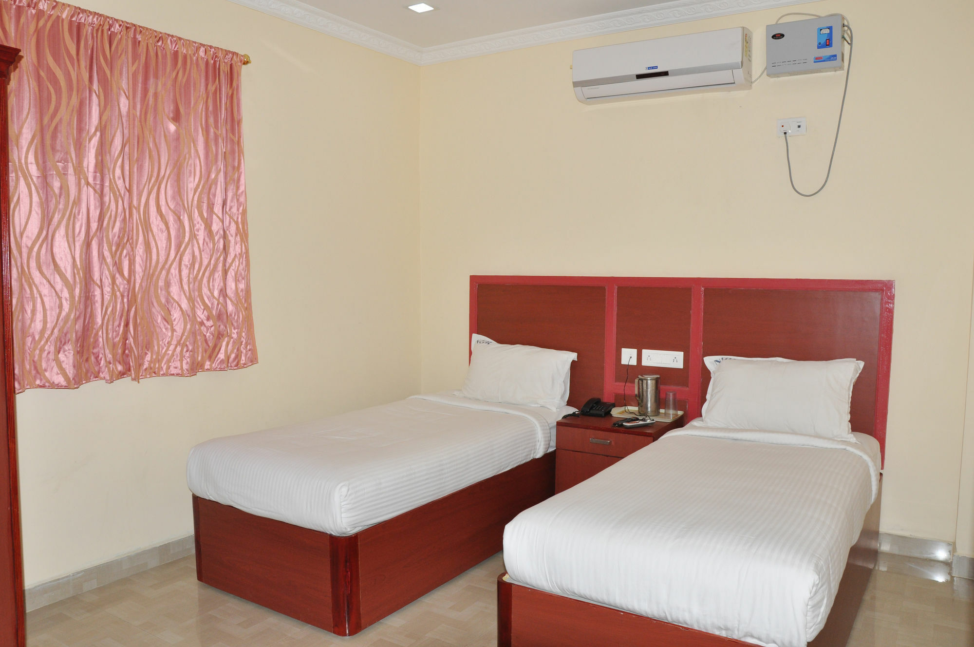 Treebo Ngh Transit Hotel Chennai Exterior photo