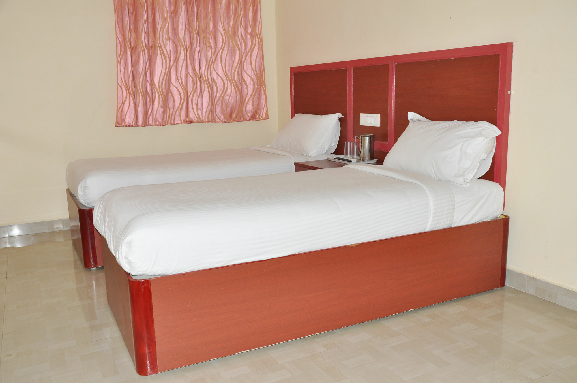 Treebo Ngh Transit Hotel Chennai Exterior photo