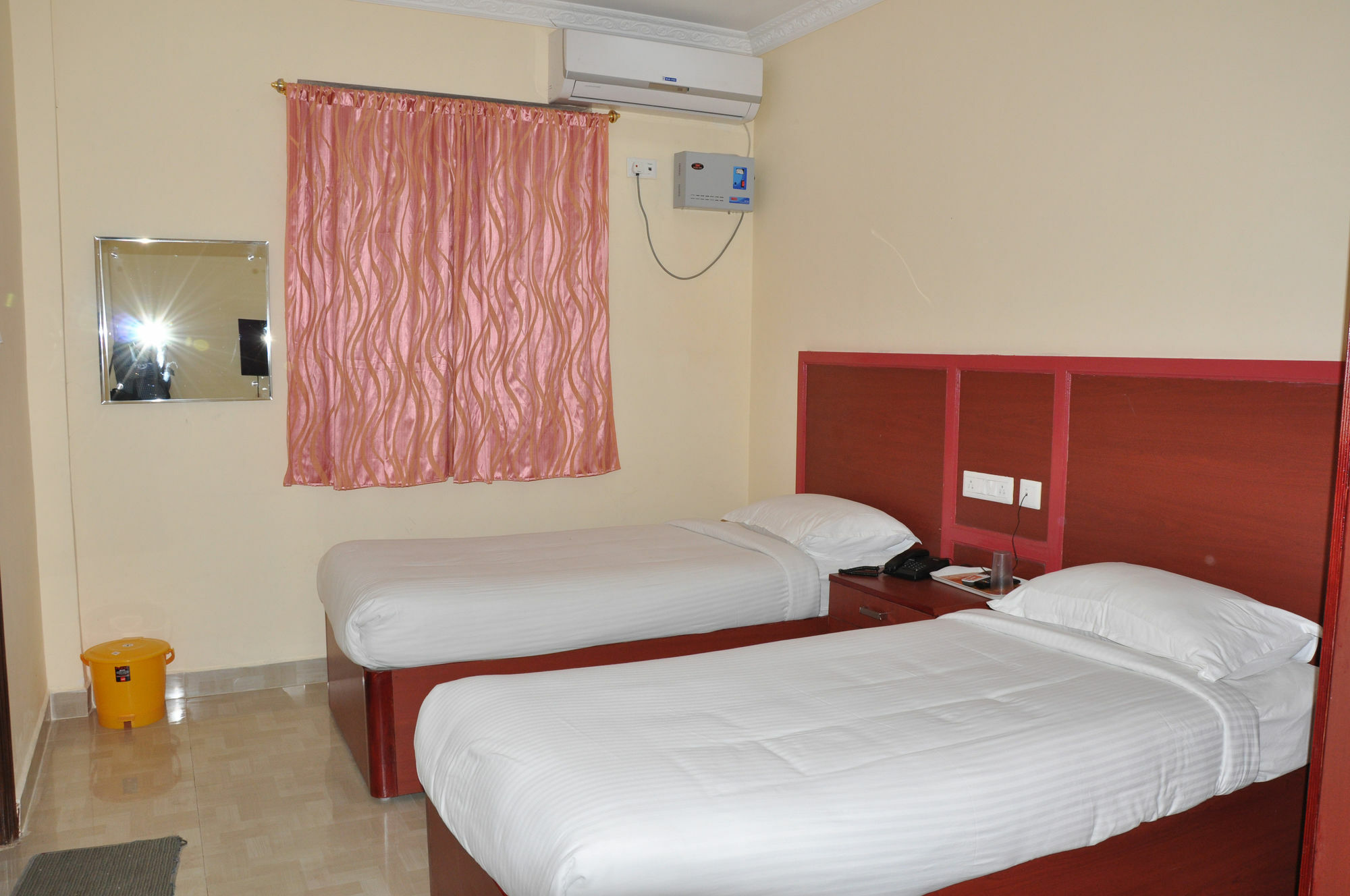 Treebo Ngh Transit Hotel Chennai Exterior photo